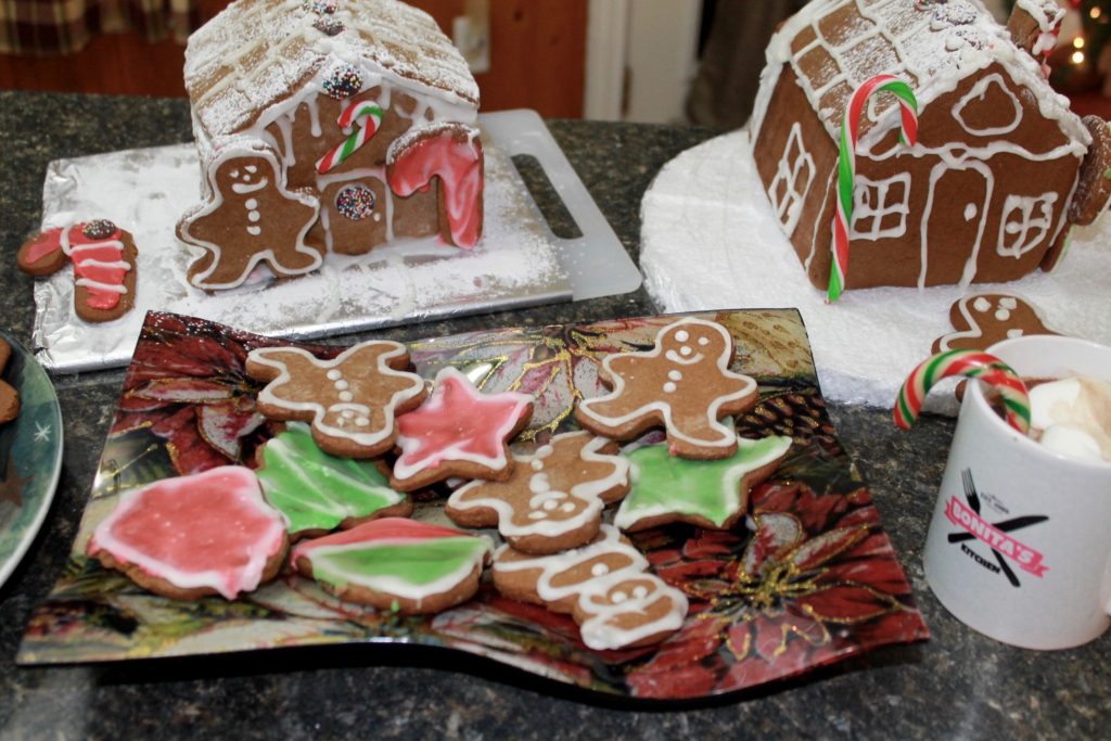 Family is Cooking Gingerbread cookies