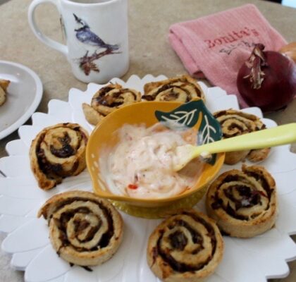 PINWHEEL ONION ROLLS